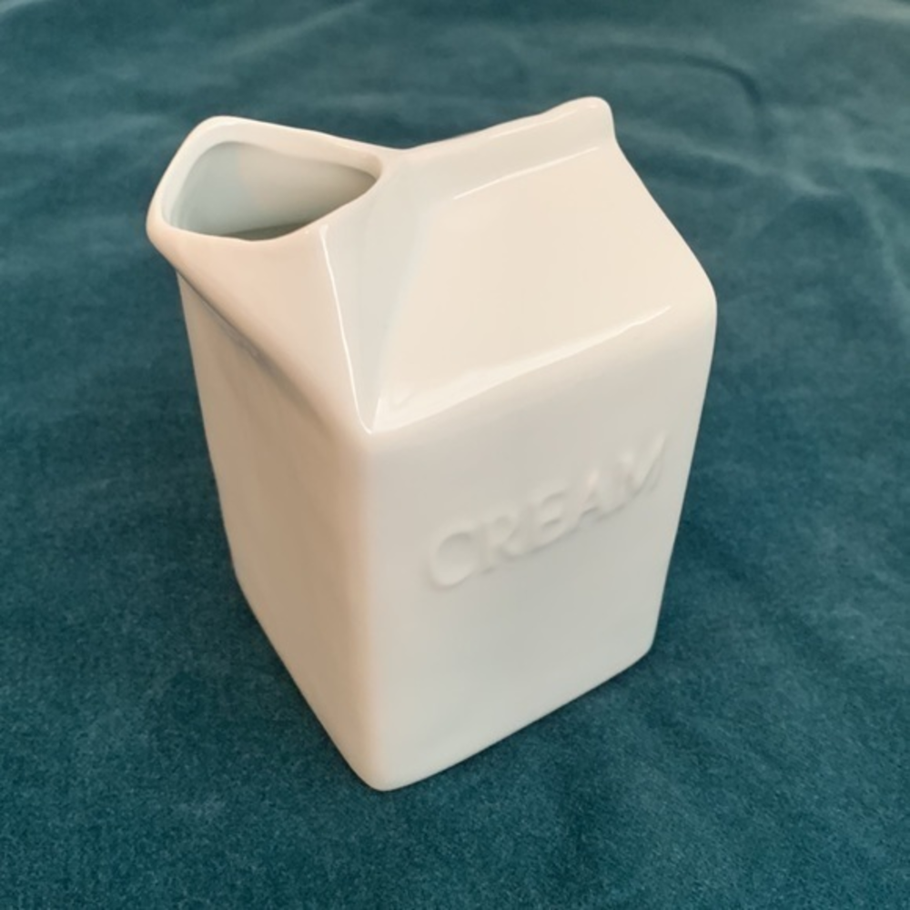 Fitz & Floyd porcelain creamer from the everyday white collection. EUC